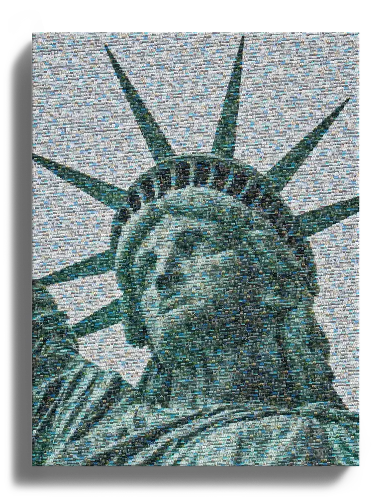 Fotomosaico su tela con la Statua della Libertà, composto da piccole foto per ricordare una vacanza